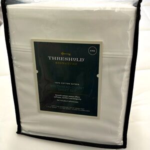 Threshold Signature King Size Sheets. White